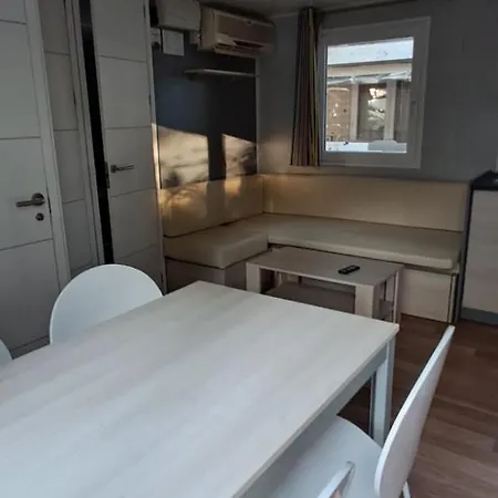 Camping Mobil-home Climatise Pour 6 Personnes