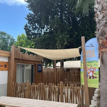Mobil-home Climatise Pour 6 Personnes Camping
